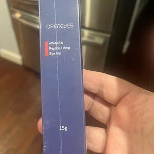 Awaken Peptide Lifting Eye Gel - Blue